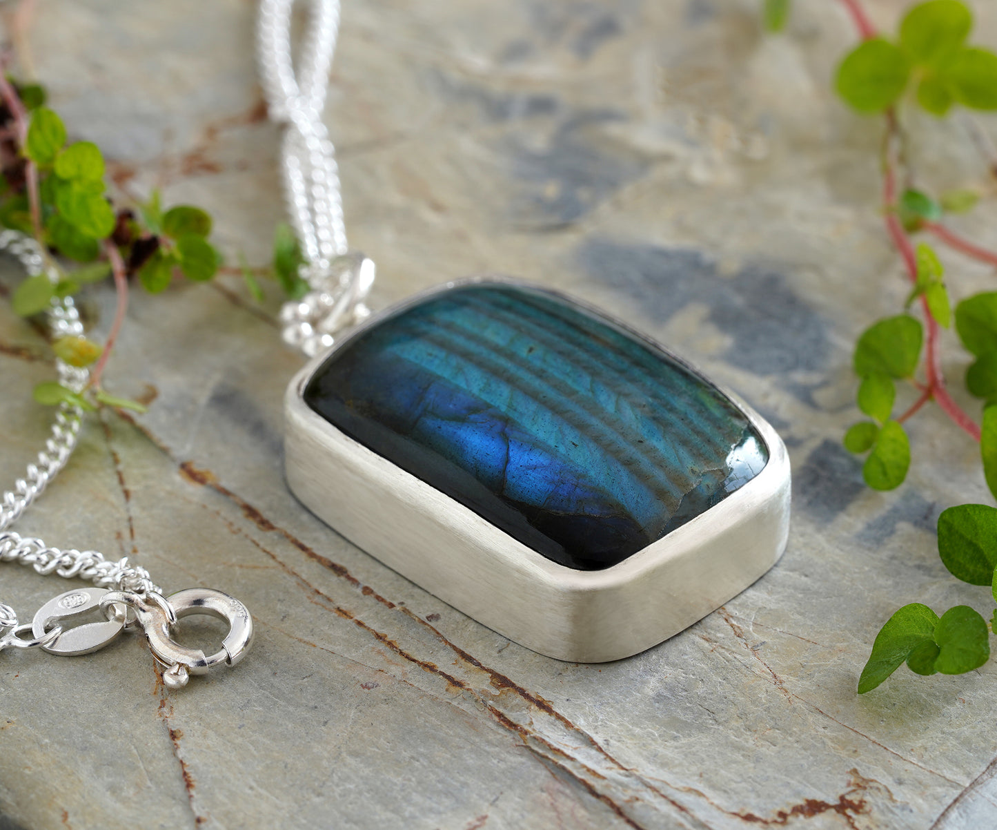 45ct Labradorite Necklace in Sterling Silver