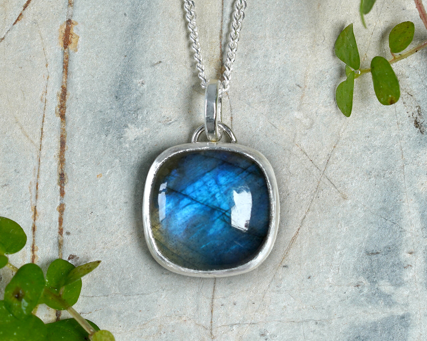 1.2ct Labradorite Necklace in Sterling Silver