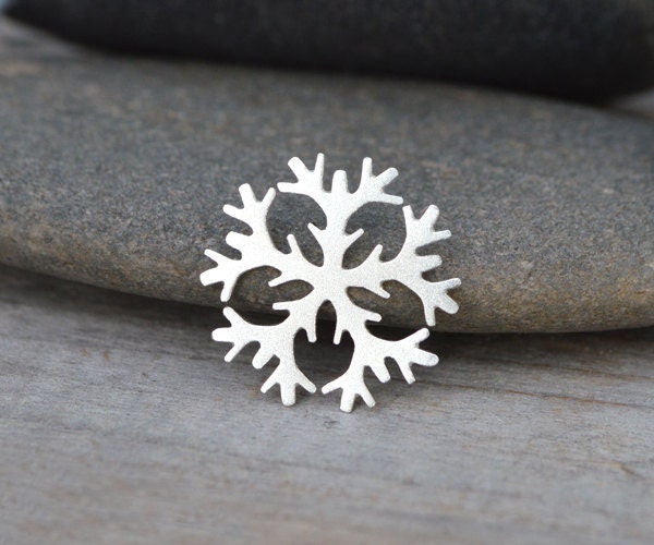 Snowflake Necklace in Sterling Silver, Silver Snowflake Necklace