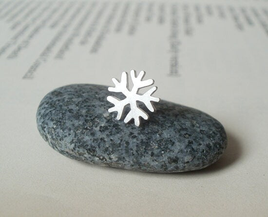 Snowflake Tie Tack in Sterling Silver, Silver Snowflake Tie Pin