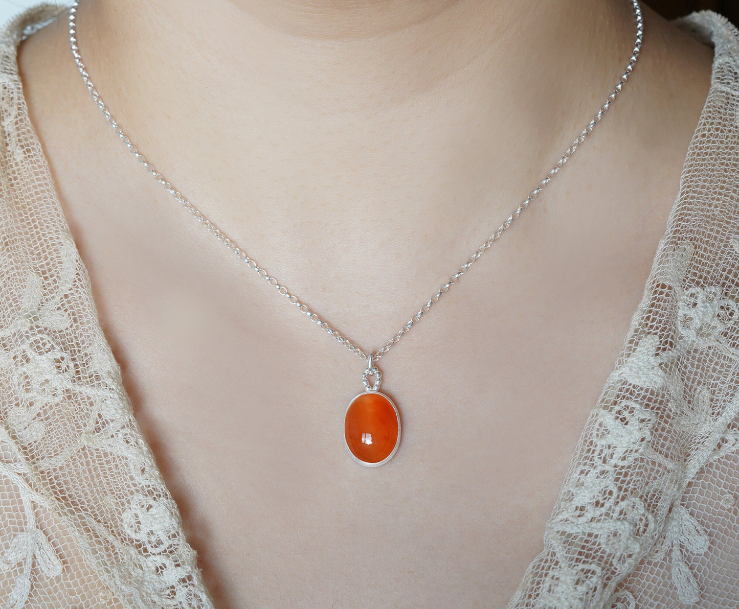 7.9ct Carnelian Necklace in Sterling Silver, Oval Carnelian Neklace