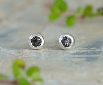 Rough diamond Stud Earrings, Black Diamond Stud Earrings, Total 0.2ct Diamond Stud Earrings