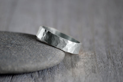 5mm Hammered Effect Wedding Band, Rustic Wedding Ring, Unisex Wedding Band