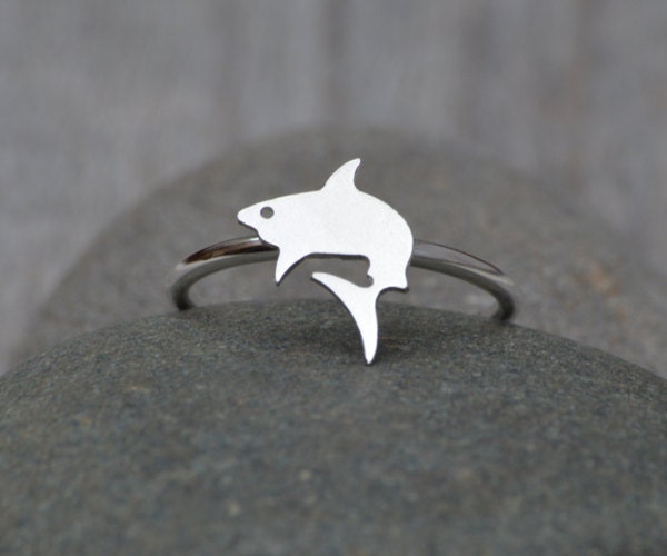 Shark Ring in Sterling Silver, Silver Shark Ring, Small Shark Ring