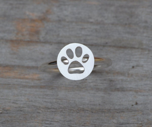 Pawprint Ring in Sterling Silver, Silver Paw Print Ring