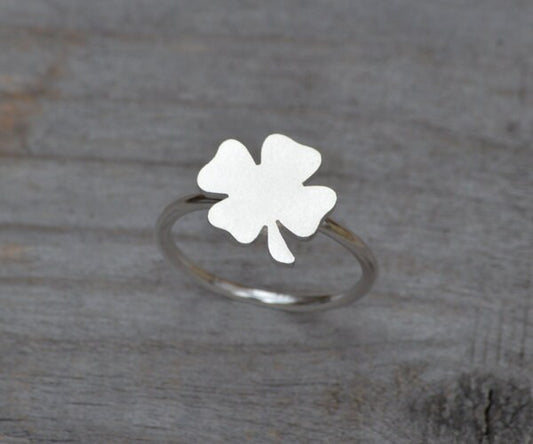 Lucky Shamrock Ring in Sterling Silver, 4 Leaf Clover Ring in Sterling Silver