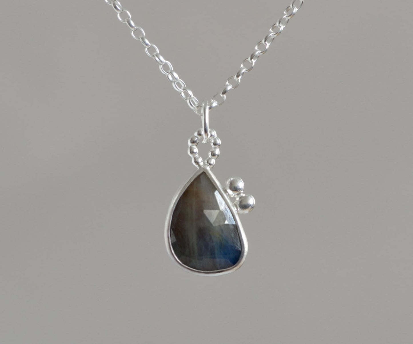 Sapphire Necklace in Sterling Silver, 4.15ct Sapphire Necklace
