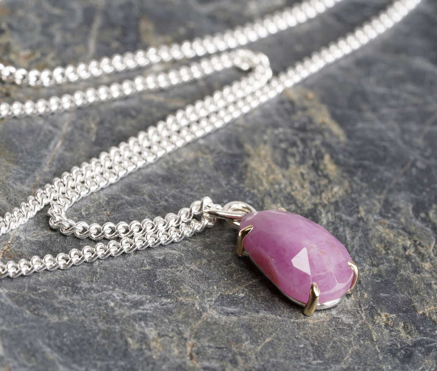 Oval Sapphire Necklace in Orchid Pink, 3.45ct Sapphire Necklace
