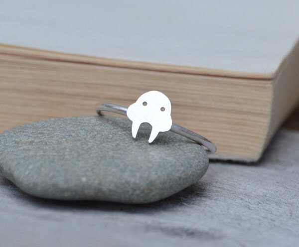 Walrus Ring in Sterling Silver, Silver Animal Ring